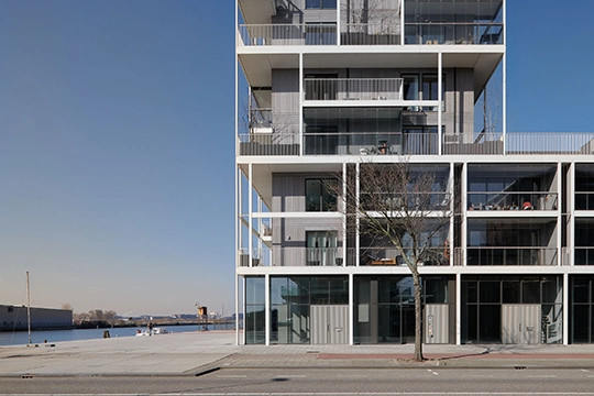 Stories Amsterdam - Aussenansicht Sockel