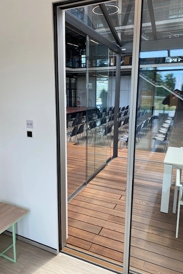 Solarlux Schieberfenster cero mit Gestensteuerung