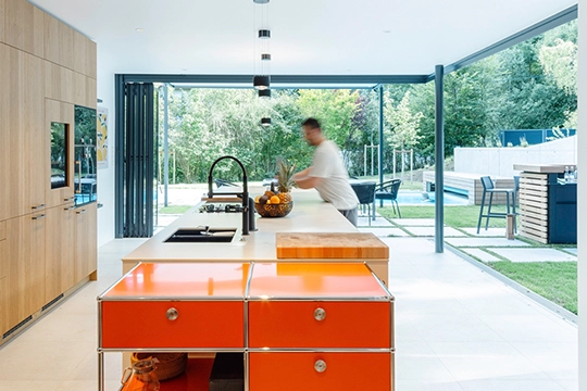 Glas-Faltwand-oder-Schiebefenster