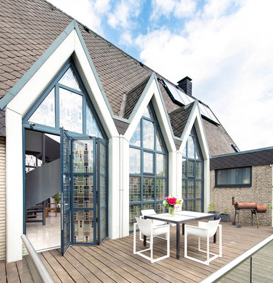 Uitzicht buiten kerk Hasbergen