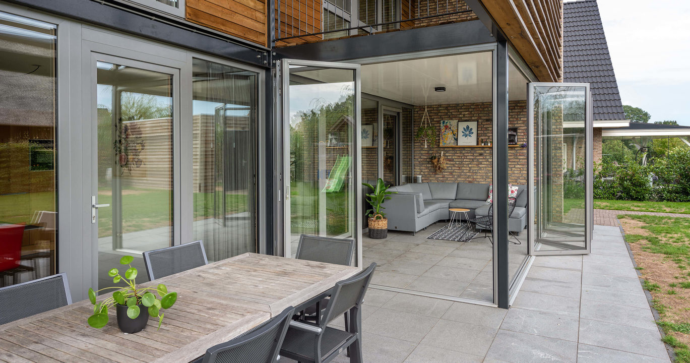 SL 35 — Bi-folding doors
