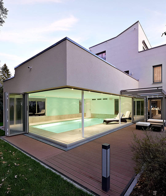 Poolhaus mit Glas-Faltwand