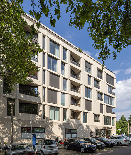 Wohn- und Geschäftsgebäude Templiner Straße mit Solarlux Balkonverglasung