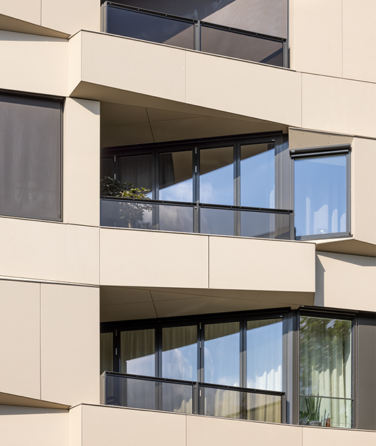 Loggien und Balkone mit Glas-Faltwänden