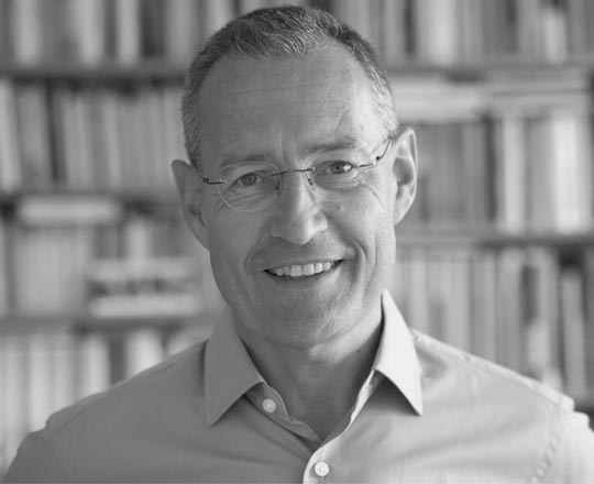 DR. ROBERT KALTENBRUNNER