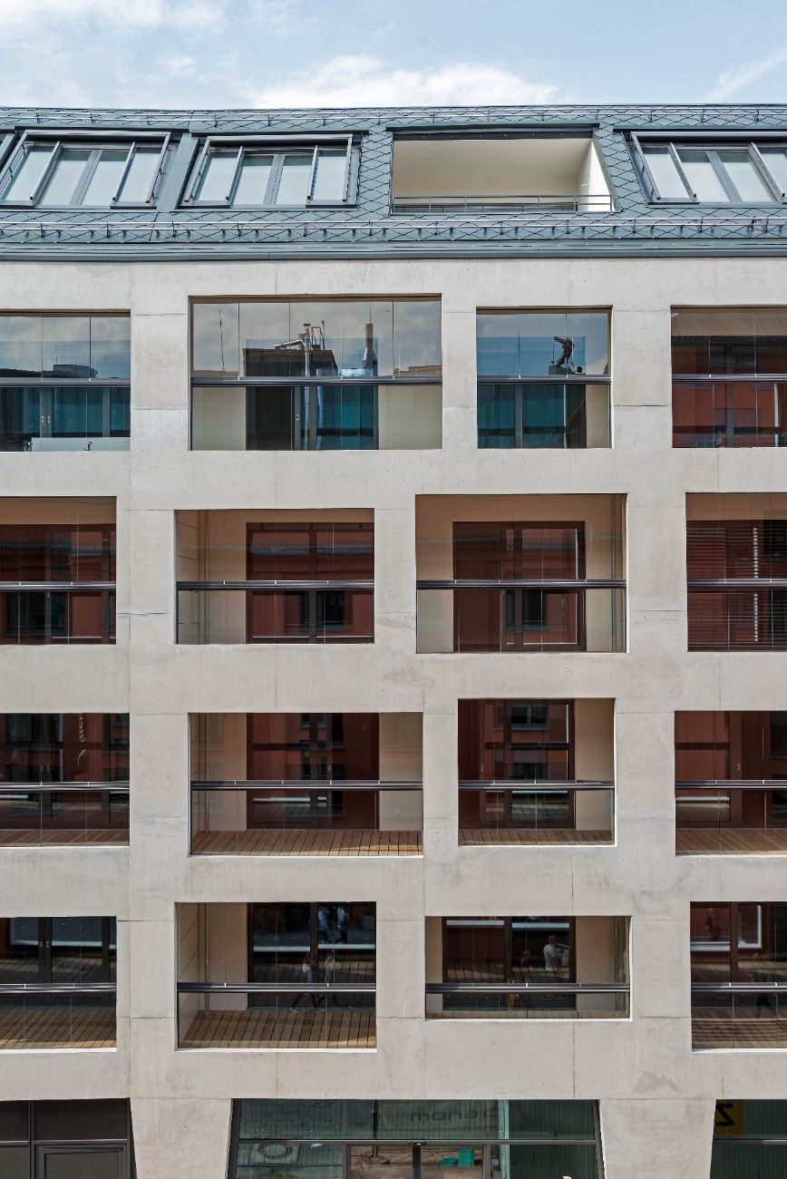 Balcony glazing balustrades