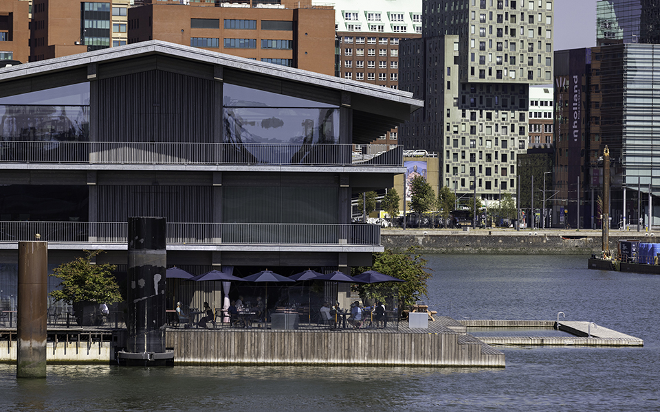 Glas-Faltwand-Floating-Office-Rotterdam