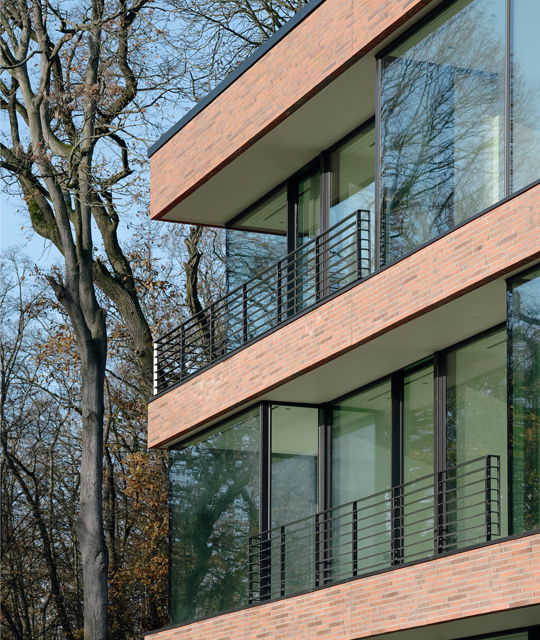 Villa am Schwielowsee mit cero Schiebefenstern