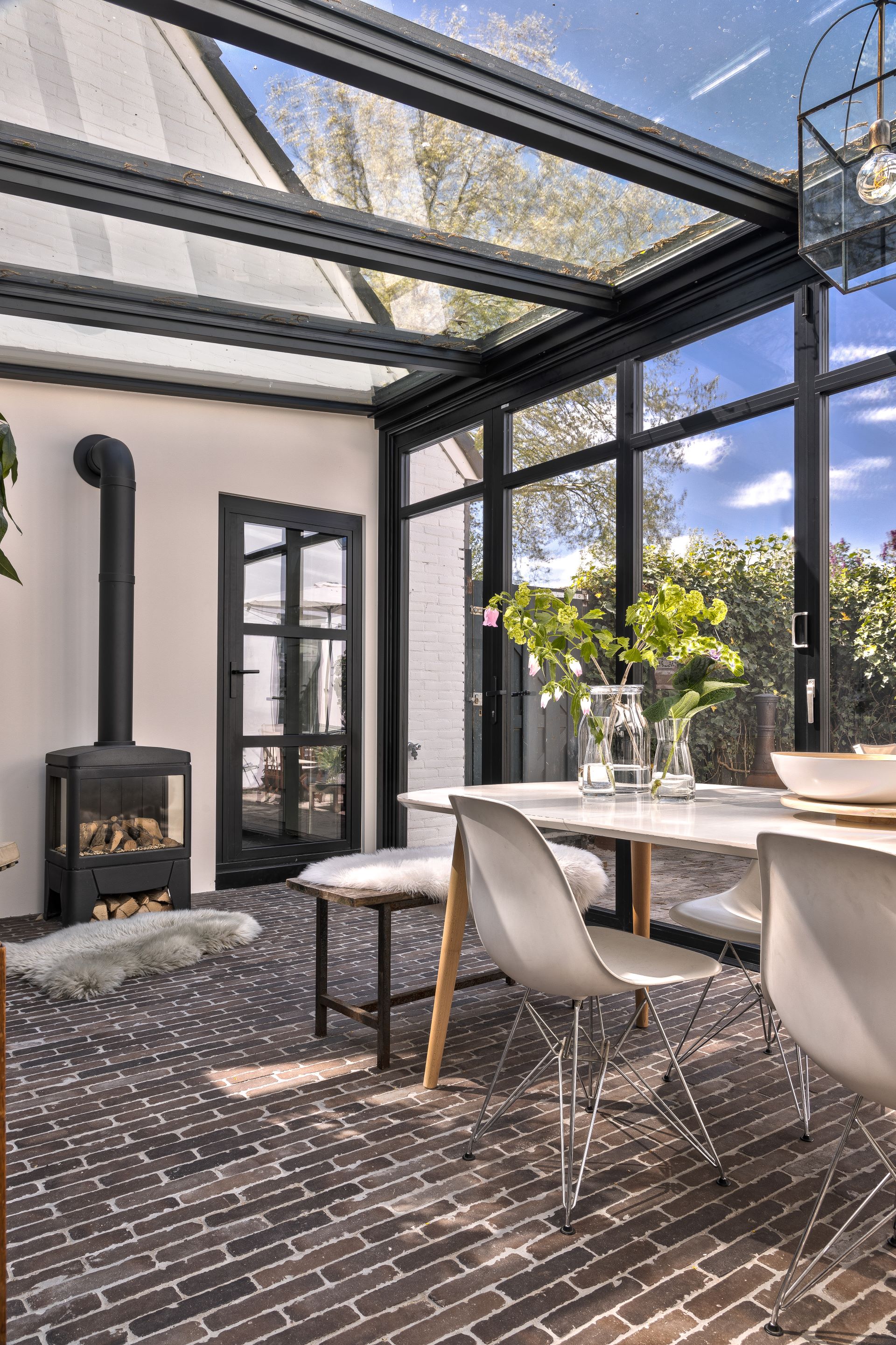 Solarlux serre verbindt twee woongedeeltes na renovatie