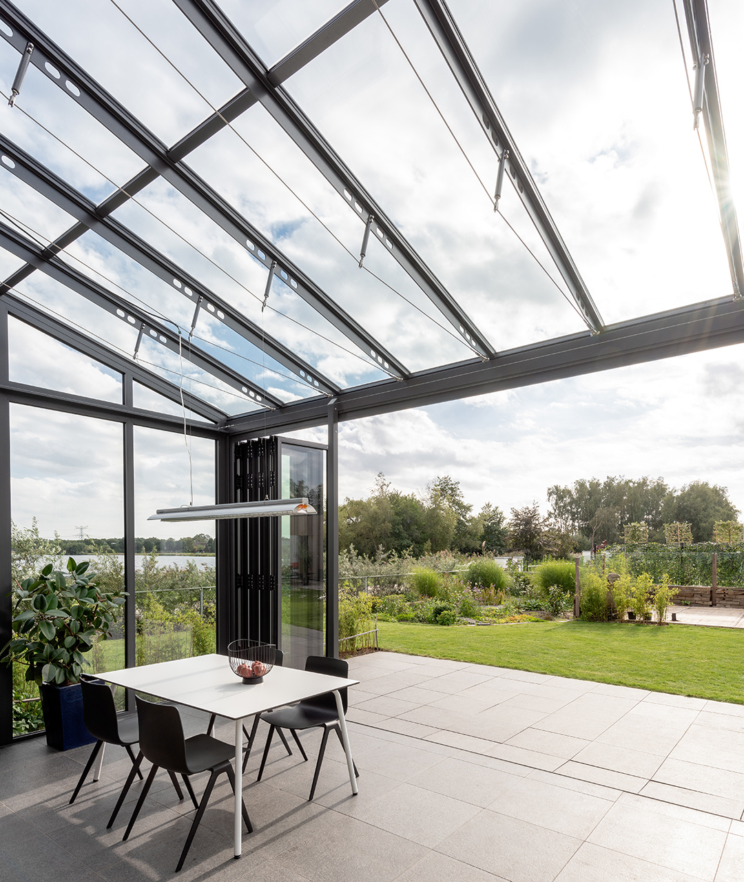 Wintergarten SDL Akzent Vision mit Glas-Faltwand Ecoline