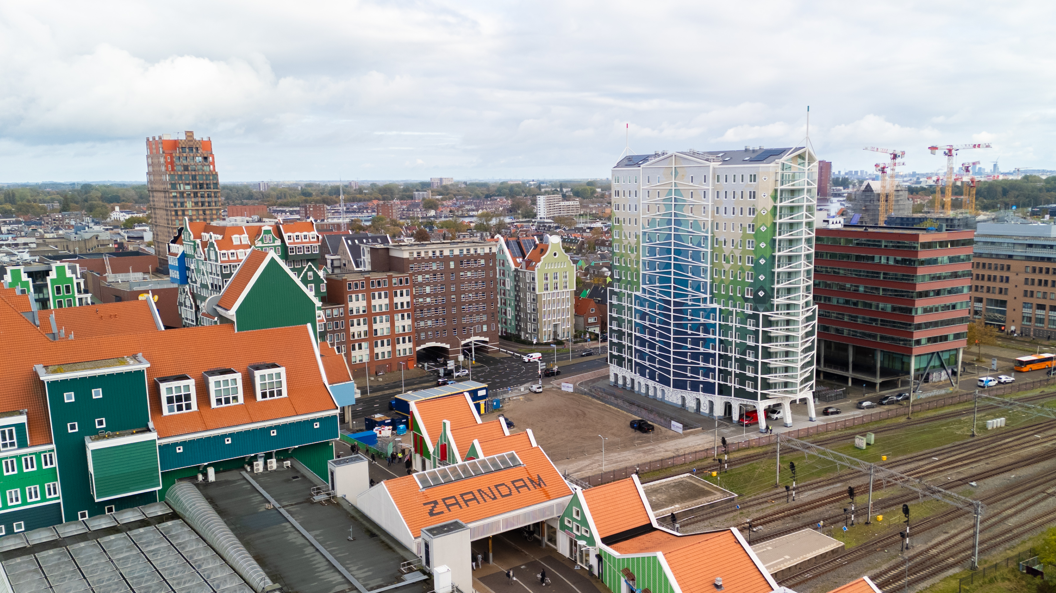 Solarlux balkonbeglazing in woontoren Catharina in Zaandam