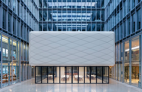 modern gebouw met flexibele Solarlux schuifwanden