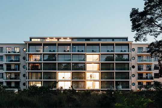 Hôtel Sand à Timmendorfer Strand avec fenêtres coulissantes cero