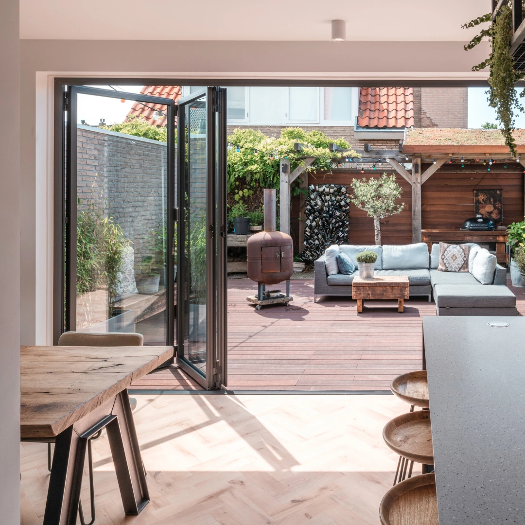 Foldedøre i glas smuk og fleksibel overgang