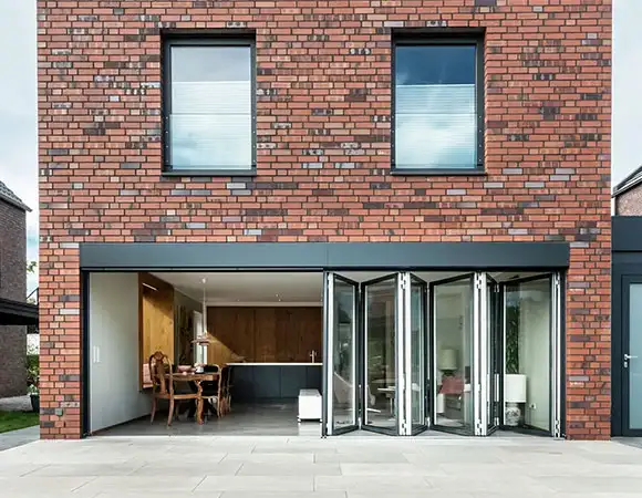 Glas-Faltwand förderfähig