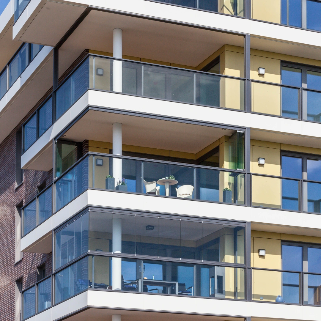 Hvorfor korrekt projektering af glasværn er afgørende