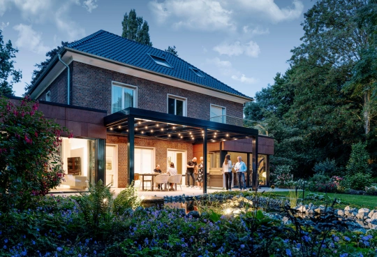 SDL Acubis udestue med lysspots fra oven om aftenen