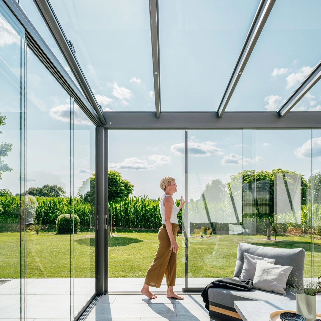 Glasverandor: Maximera ljuset och skapa en elegant förlängning av ditt fritidshus