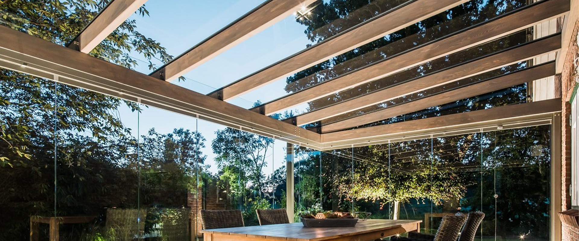 Pergola vitrée SDL Aura de nuit