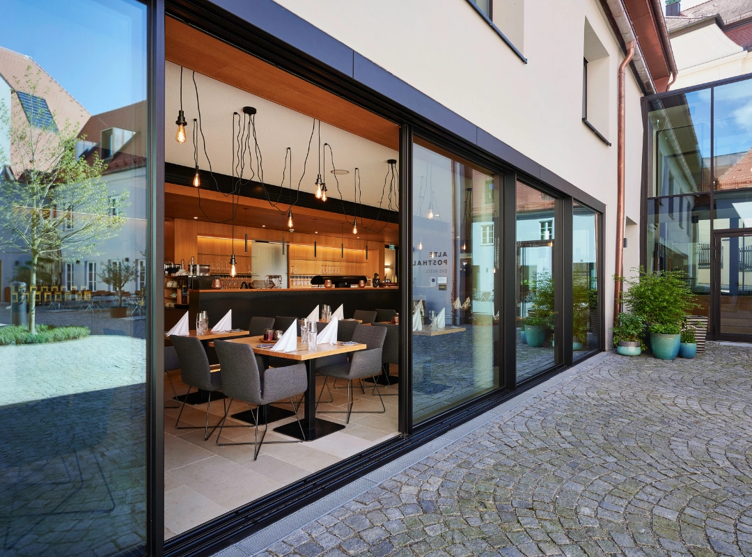 Skydedør i aluminium