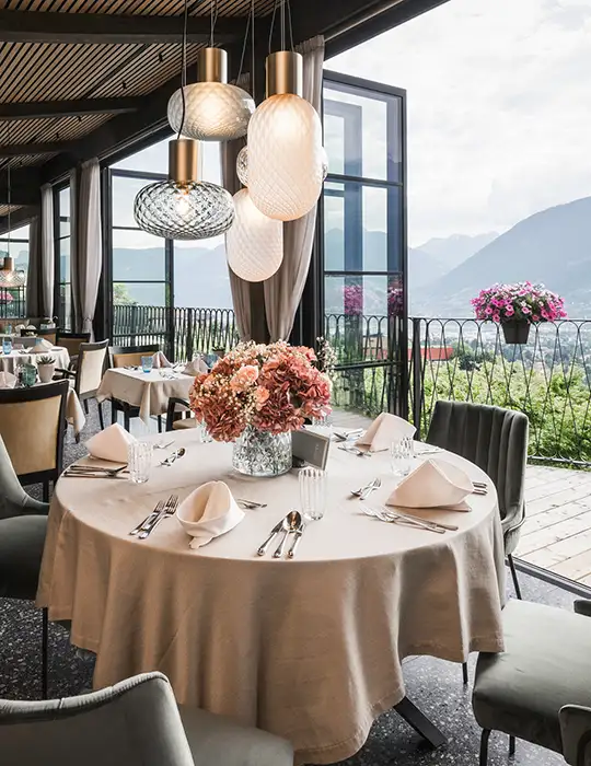 Baie accordéon dans un hôtel restaurant