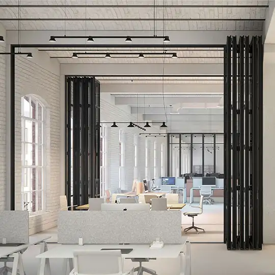 Cloisons ouvertes dans un bureau paysager