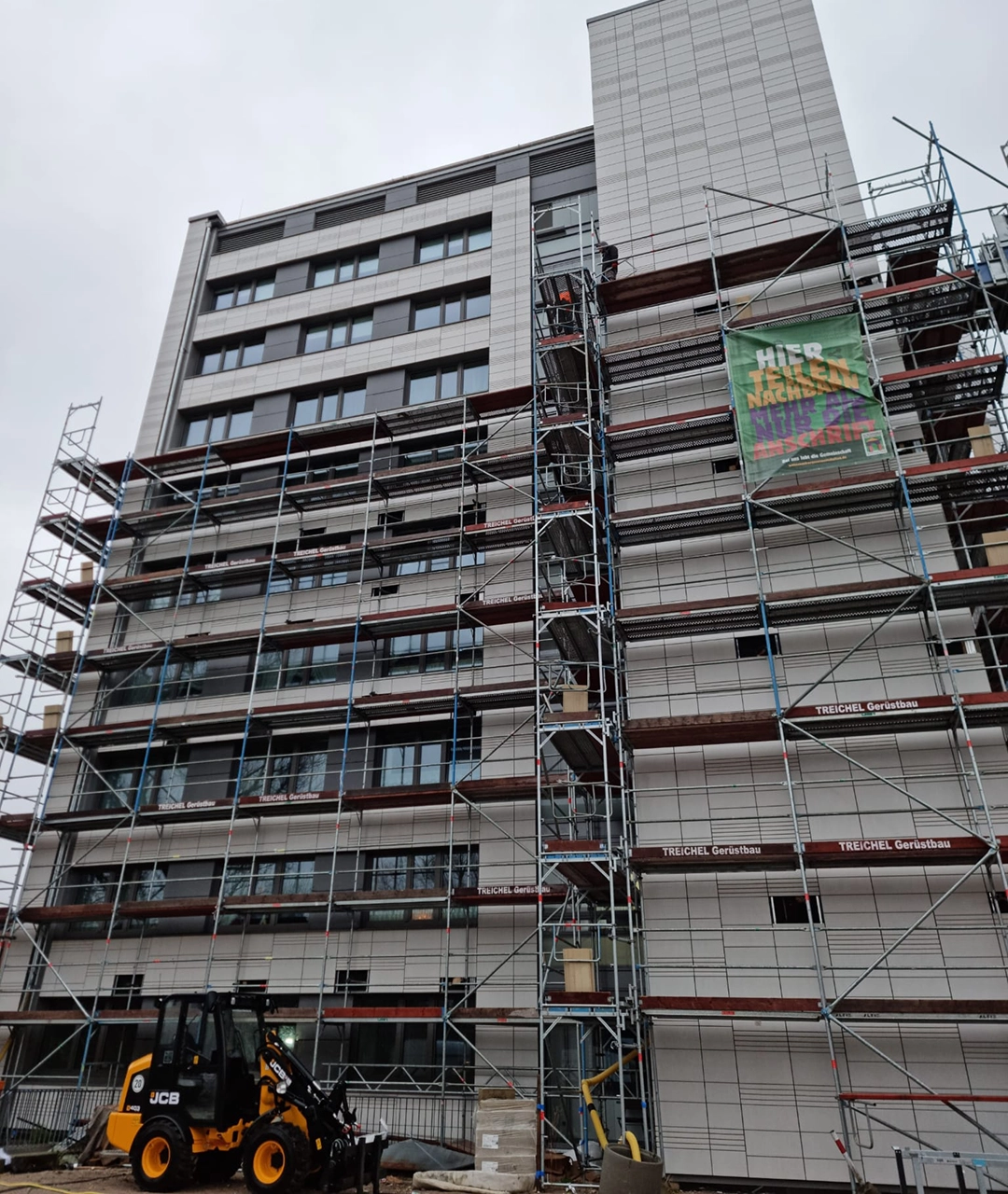 Balkonverglasung Sanierung Eydtkuhnenweg - Verglaste Loggien für mehr Wohnkomfort
(Bauphase)