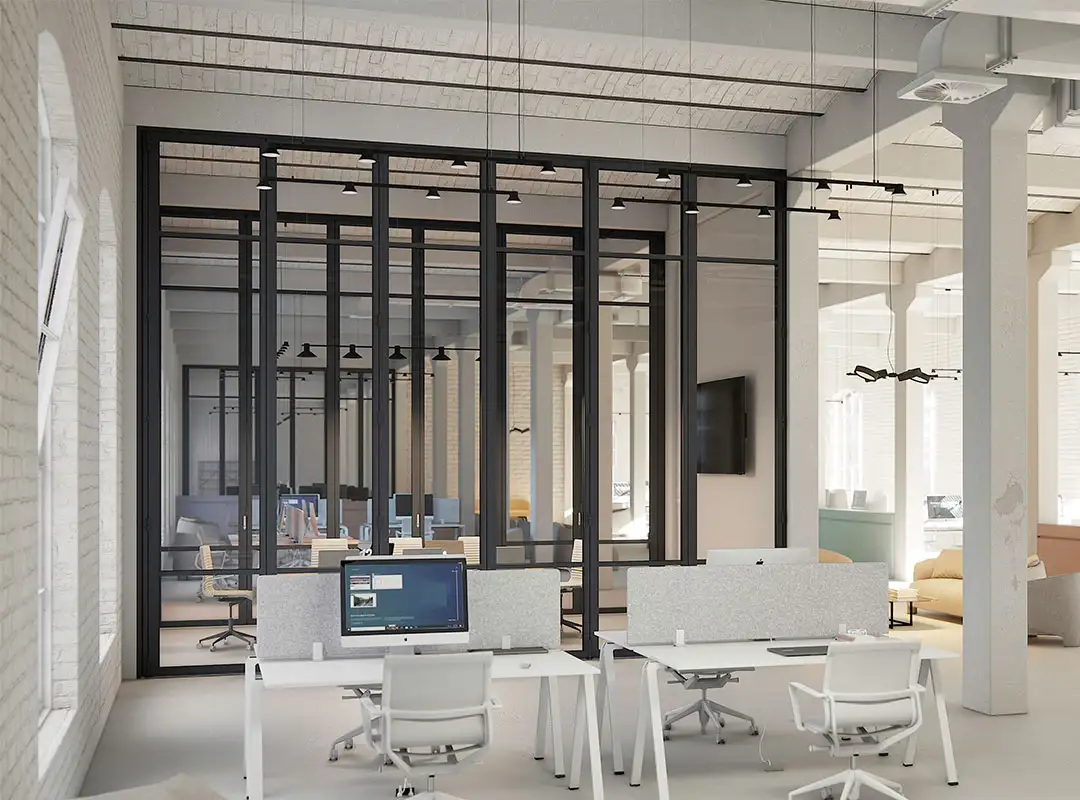 Großes Büro mit hohen Decken und dem integrierten Trennwandsystem Ecoline Flexa