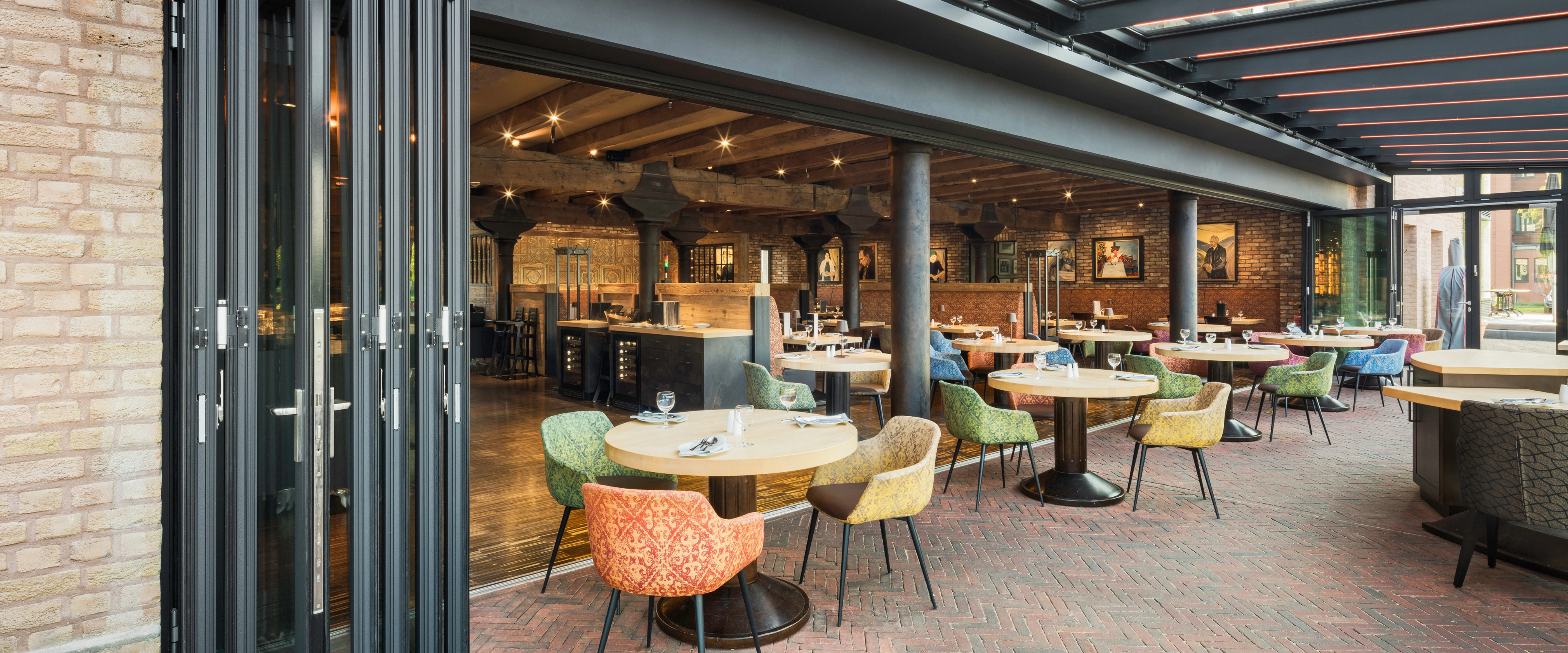 Foldevægge fra Solarlux skaber et smukt og funktionelt rum i naturligt lys