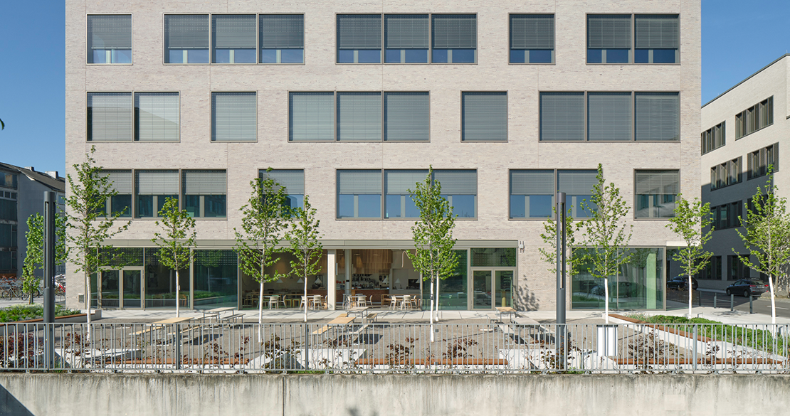 Schiebefenster cero beeline Bürogebäude