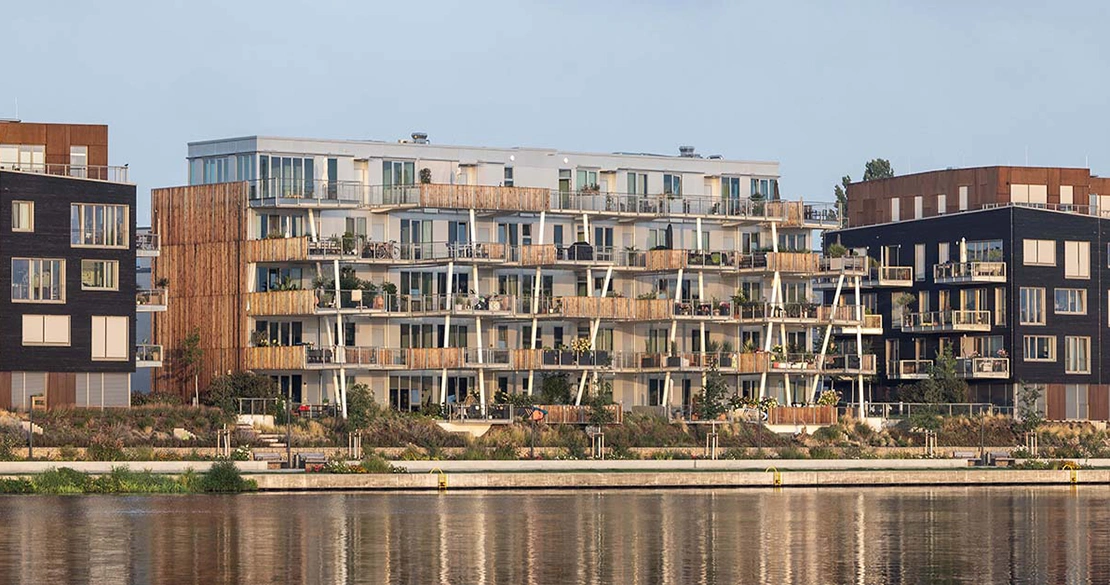 steg-am-wasser-berlin-gruenau