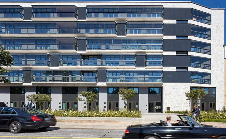 Project An der Verbindungsbahn met Solarlux SL 25 glazen schuifsysteem voor transparante gevels