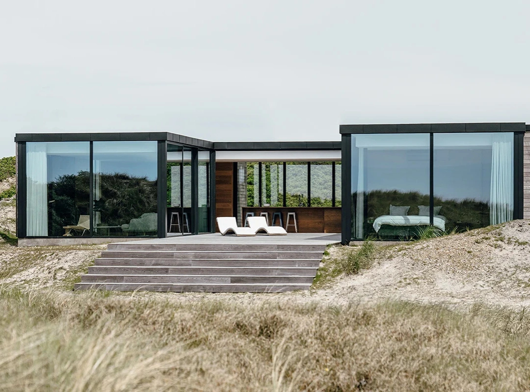 Tilbygning til sommerhus - Moderne sommerhus med cero skydedør og highline foldedør